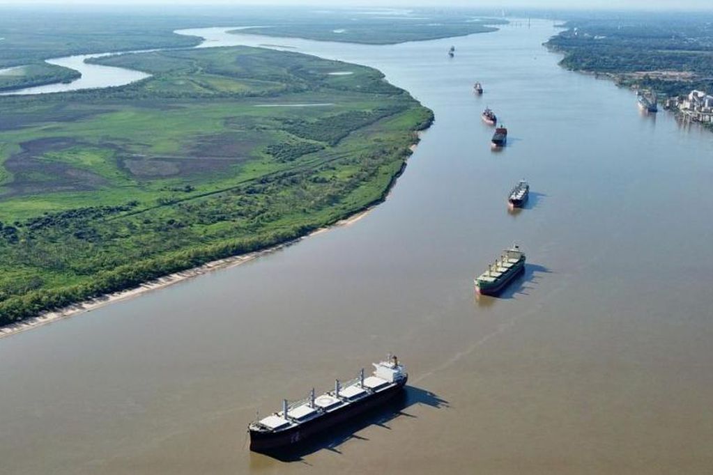 Hidrovía: la Administración General de Puertos encabeza los pliegos licitatorios y sienta a los privados en la mesa